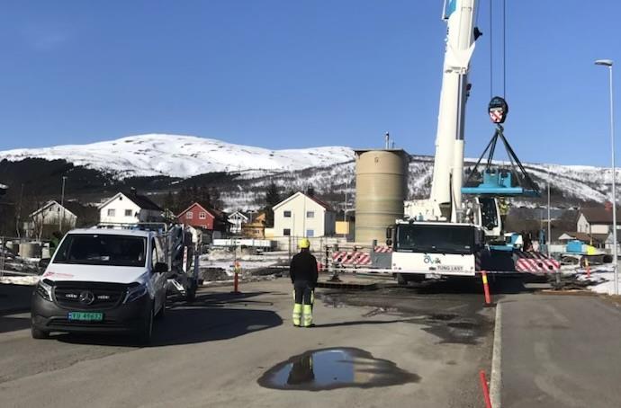 Nedsetting av pumpestasjon i Strandgata - Klikk for stort bilde